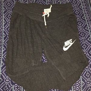 Worn - NIKE capris